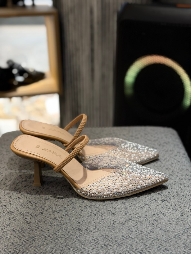 کفش پاشنه Zara