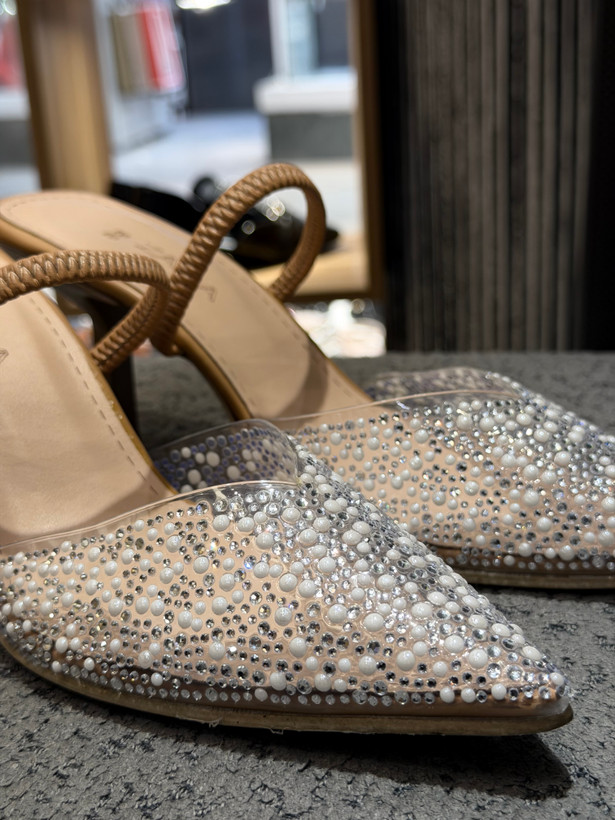 کفش پاشنه Zara
